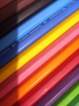 مداد رنگی 12 رنگ آریا مدل 3051