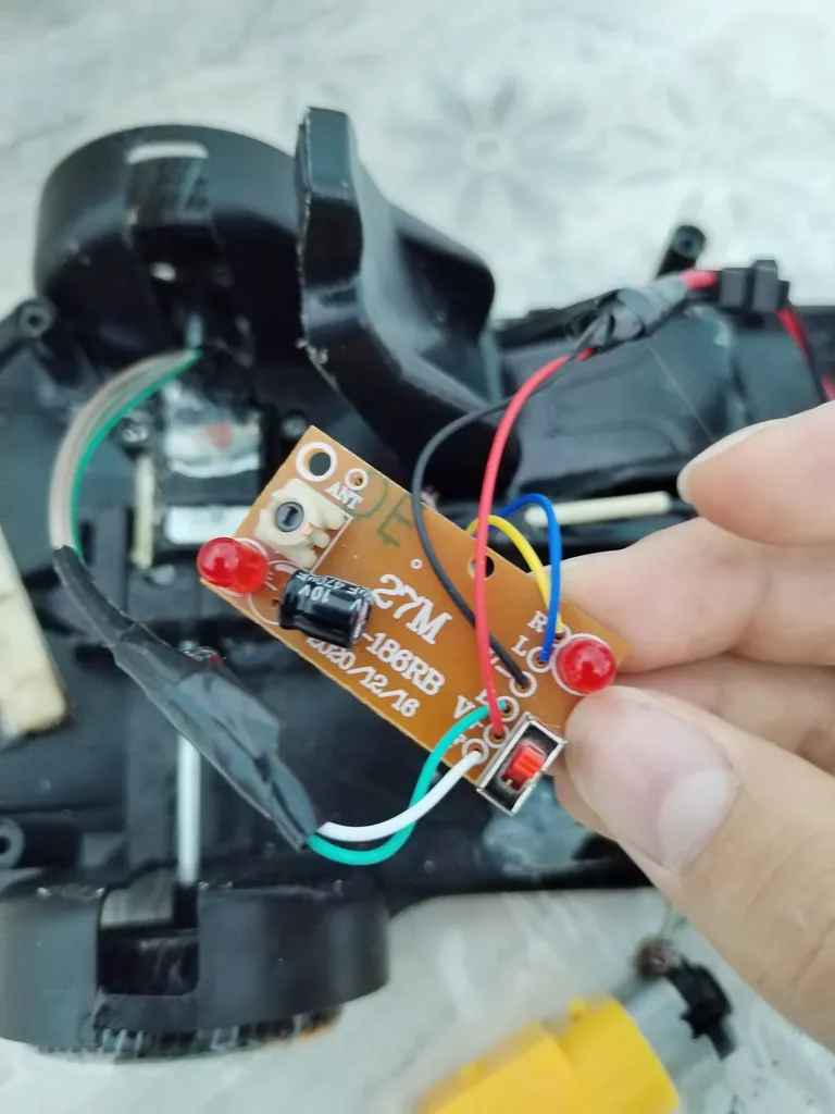 گیرنده و فرستنده ماشین کنترلی مدل 4CH-LED