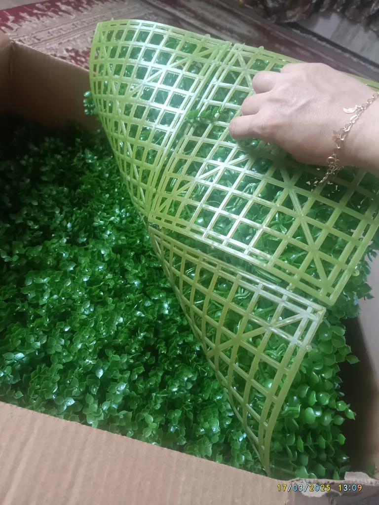 دیوارپوش مدل دیوار سبز مصنوعی گل پونه، بسته 16 عددی