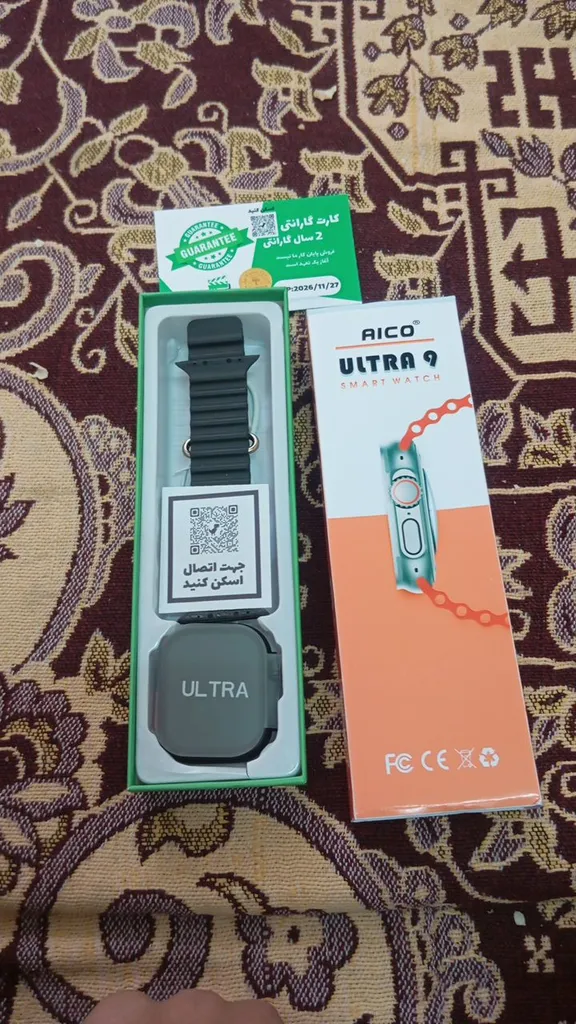 ساعت هوشمند آیکو مدل ULTRA 9 ، دارای قابلیت‌های صفحه نمایش رنگی و لمسی، کنترل موسیقی، قابلیت مکالمه از طریق بلوتوث، پشتیبانی از زبان فارسی ، بند سیلیکون