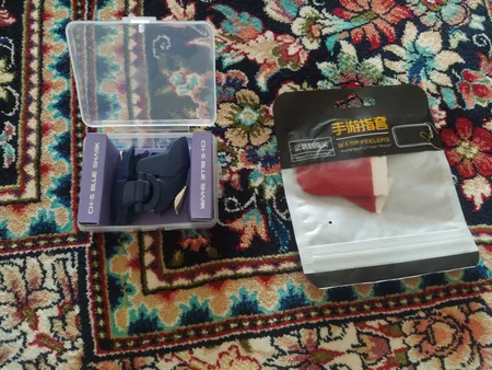 دسته بازی مدل Blue Shark به همراه آستین کنترل کننده انگشت