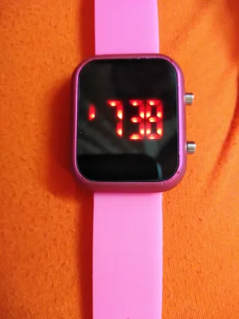 ساعت مچی دیجیتال دخترانه مدل M1