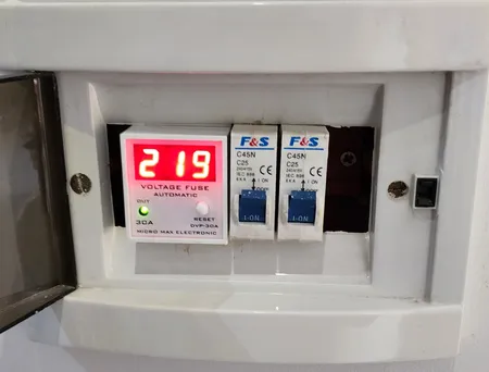 محافظ ولتاژ میکرومکس مدل F-DVP