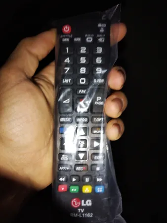 ریموت کنترل تلویزیون همه کاره مدل 1162+ مناسب تلویزیون های ال جی