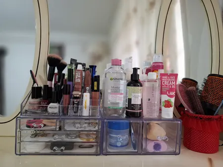 استند لوازم آرایشی مدل 06