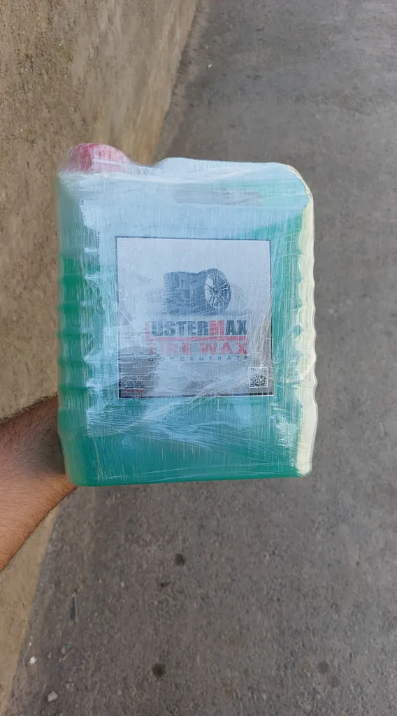 واکس لاستیک خودرو مدل LT1 حجم 4 لیتر