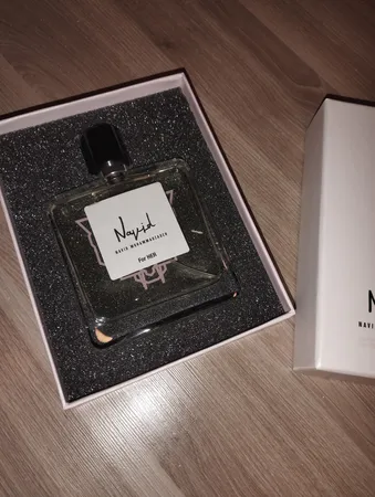 ادو پرفیوم زنانه نوید محمدزاده مدل Navid2 حجم 100 میلی‌لیتر