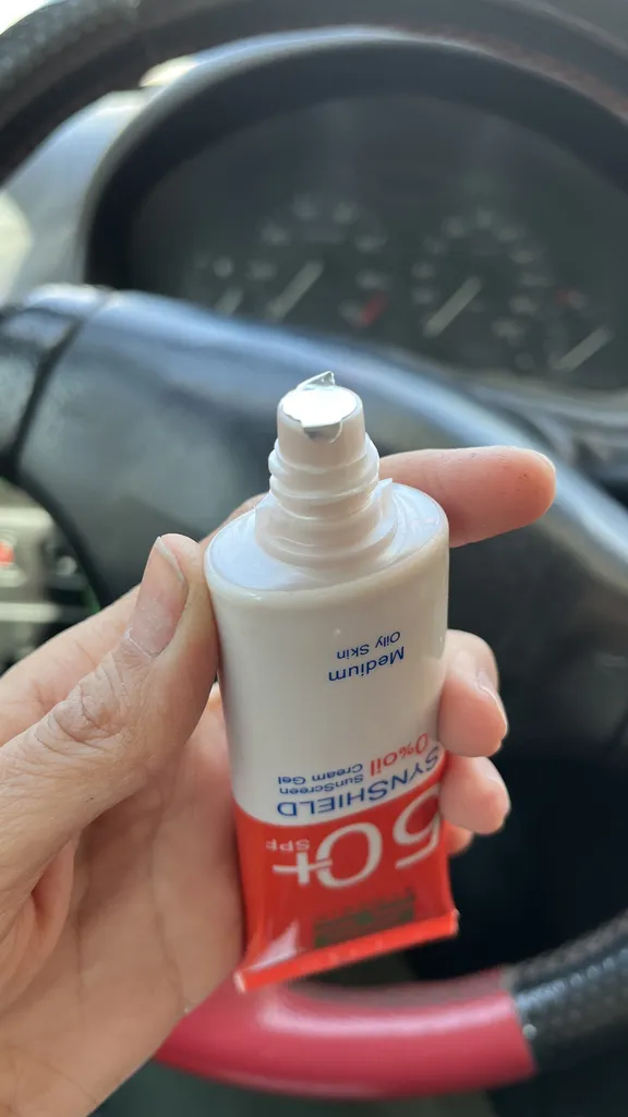 ژل ضد آفتاب رنگی ساین اسکین SPF 50 مدل M ‌مناسب پوست‌های چرب چرب حجم 50 میلی‌لیتر