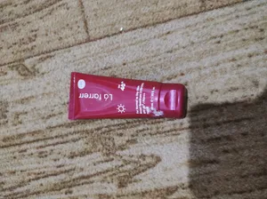 تجریه خرید کرم ضدآفتاب و ضدلک رنگی لافارر مدل SPF40-Light، مناسب پوست‌های خشک و معمولی، حجم 40 میلی‌لیتر