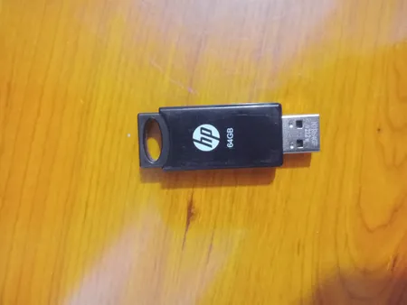 فلش مموری اچ‌پی مدل V212W ظرفیت 64 گیگابایت
