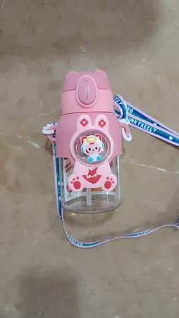 قمقمه کودک مدل بند دار سیلیکونی برچسبی طرح خرس گنجایش 75 لیتر