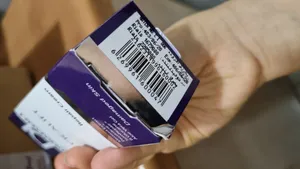 تجریه خرید کرم ترمیم کننده پوست صورت درمالیفت مدل سیکالیفت مناسب پوست‌های آسیب‌دیده حجم 30 میلی لیتر