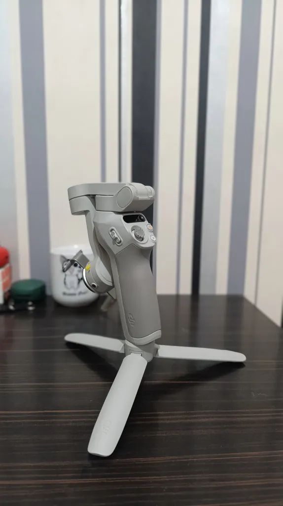 گیمبال دی جی آی مدل DJI OSMO MOBILE SE