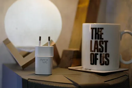 شارژر دیواری 20 وات مک دودو مدل CH-402