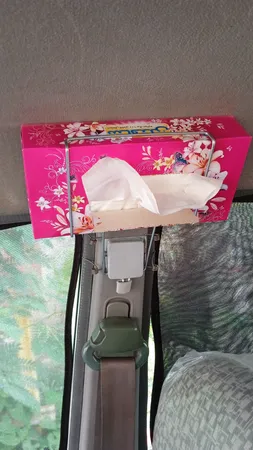 نگهدارنده دستمال کاغذی خودرو طرح فنری