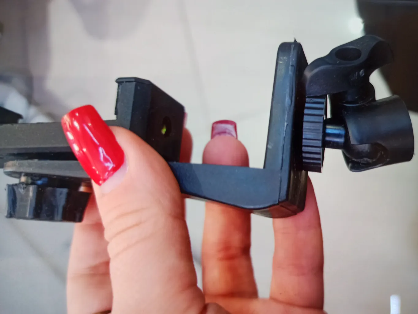 سه پایه نگهدارنده گوشی موبایل زومی مدل Cell Phone Stand