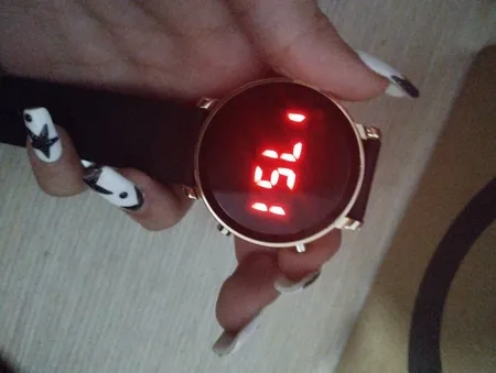 ساعت مچی دیجیتال زنانه مدل F01