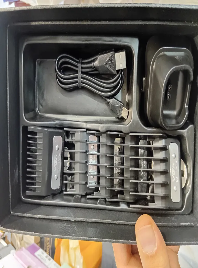 ماشین اصلاح موی سر وی جی ار مدل v-166