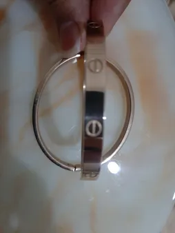 دستبند شهر شیک طرح کارتیر لاو مدل D224 سایز 7