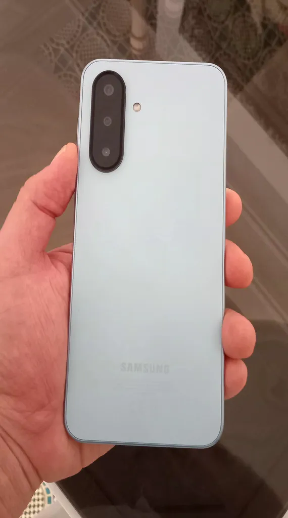 گوشی موبایل سامسونگ مدل Galaxy A17 4G دو سیم کارت ظرفیت 128 گیگابایت و رم 6 گیگابایت - ویتنام