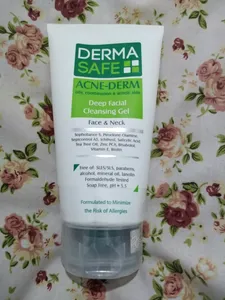 تجریه خرید ژل شوینده صورت درماسیف سری Acne Derm مدل Deep Facial حجم ۱۵۰ میلی‌لیتر