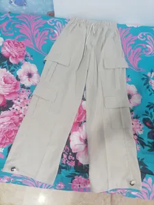 تجریه خرید شلوار زنانه مدل کارگو کرمی