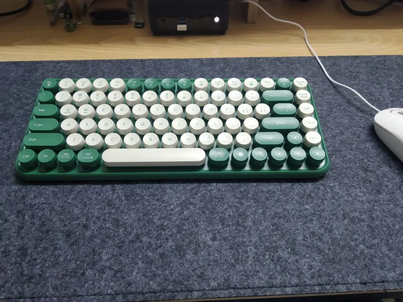 کیبورد بی سیم بی او دبلیو مدل K508