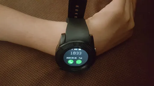 ساعت هوشمند مدل V8