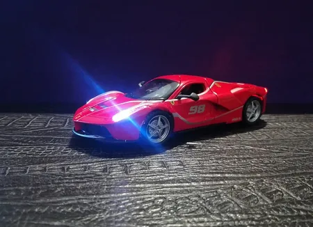 ماشین بازی مدل فلزی فراری L05