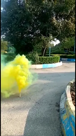 دود رنگی بانیبو مدل Color Smoke