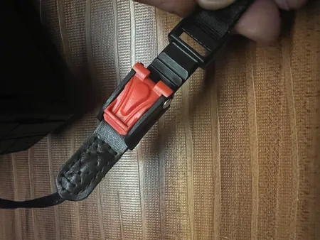 بند گردنی دوربین جنو مدل XJ03