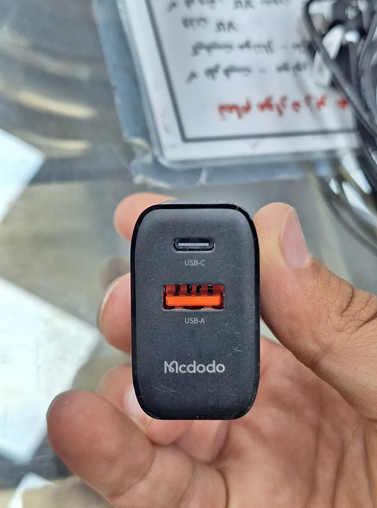 شارژر دیواری 33 وات مک دودو مدل CH-0921