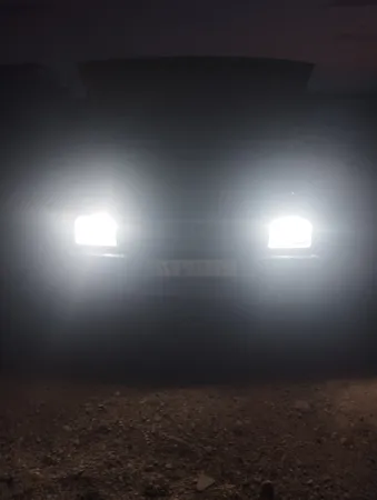 هدلایت لامپ خودرو D9 مدل H4 بسته 2 عددی