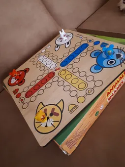 بازی منچ و مارپله تخته چوبی مدل Animals