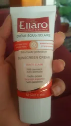 کرم ضد آفتاب الارو مدل Teinte Claire تحت لیسانس حجم 50 میلی لیتر