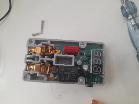 محافظ ولتاژ برق یاس مدل مولتی تایمر کد 2828N