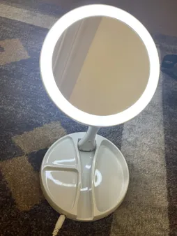 آینه آرایشی Foldaway مدل چراغ دار با قابلیت بزرگنمایی