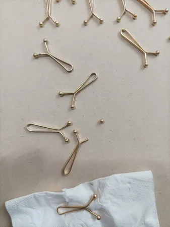 گیره روسری زنانه مدل ساده بسته 12 عددی