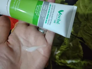 تجریه خرید کرم آبرسان وچه مدل Bamboo مناسب پوست‌های چرب و مستعد آکنه حجم 60 میلی‌لیتر