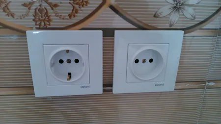 پریز برق ارت دار دلند مدل آسا بسته 10 عددی