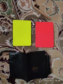 کارت داوری فوتبال طرح FIFA