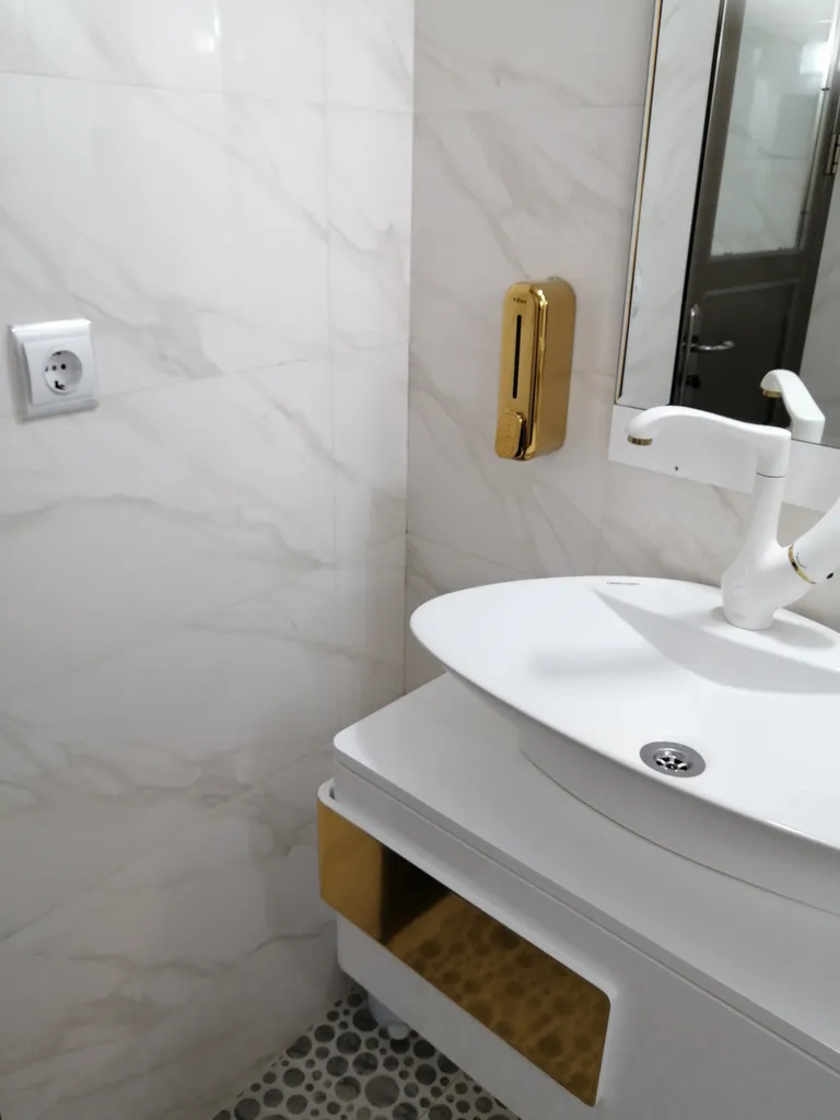 مخزن مایع دستشویی ویلما مدل لیزا G00