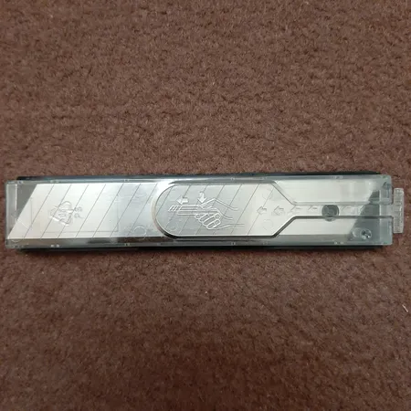 تیغ کاتر مدل لبه تیتانیوم 14 خط شکست بسته 10عددی