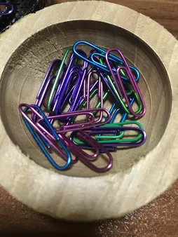 گیره کاغذ پنتر مدل متالیک سایز 28 میلی متر