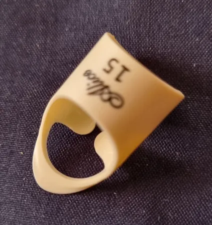 مضراب سه تار آلیس مدل fr15