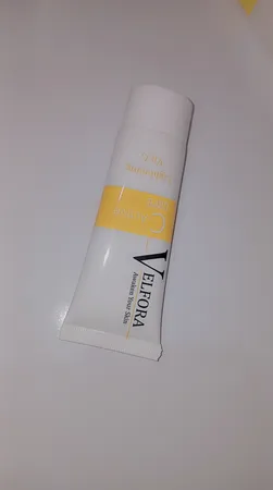 کرم ضد لک و روشن کننده ولفرا مدل 01 حجم 30 میلی لیتر