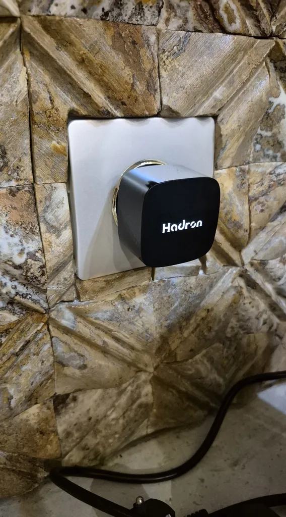 شارژر دیواری 25 وات هادرون مدل C1011