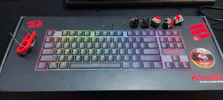 کیبورد گیمینگ ردراگون مدل K552 RGB، سوییچ مکانیکال آبی، Tenkeyless، نورپردازی RGB