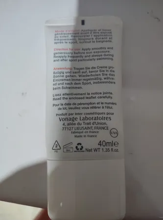 کرم ضد آفتاب الارو مدل Teinte Claire تحت لیسانس حجم 50 میلی لیتر