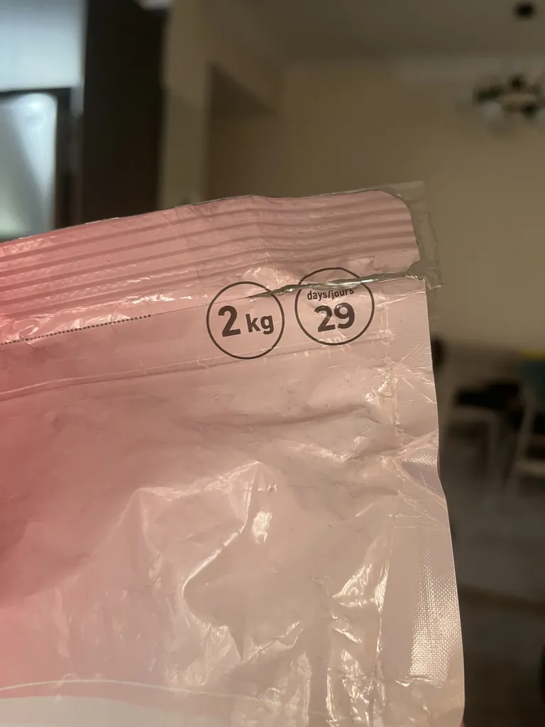 غذای خشک و پوچ گربه رویال کنین مدل kiiten وزن 2 کیلوگرم مجموعه 3 عددی